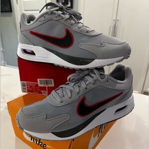 Nike Air Max Solo Wolf Grey/Black - Cool Grey w/Red